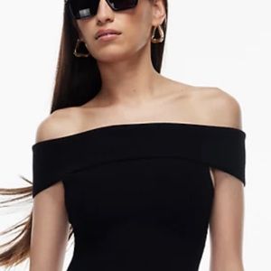 Aritzia Wilfred Free off the shoulder bodysuit size M